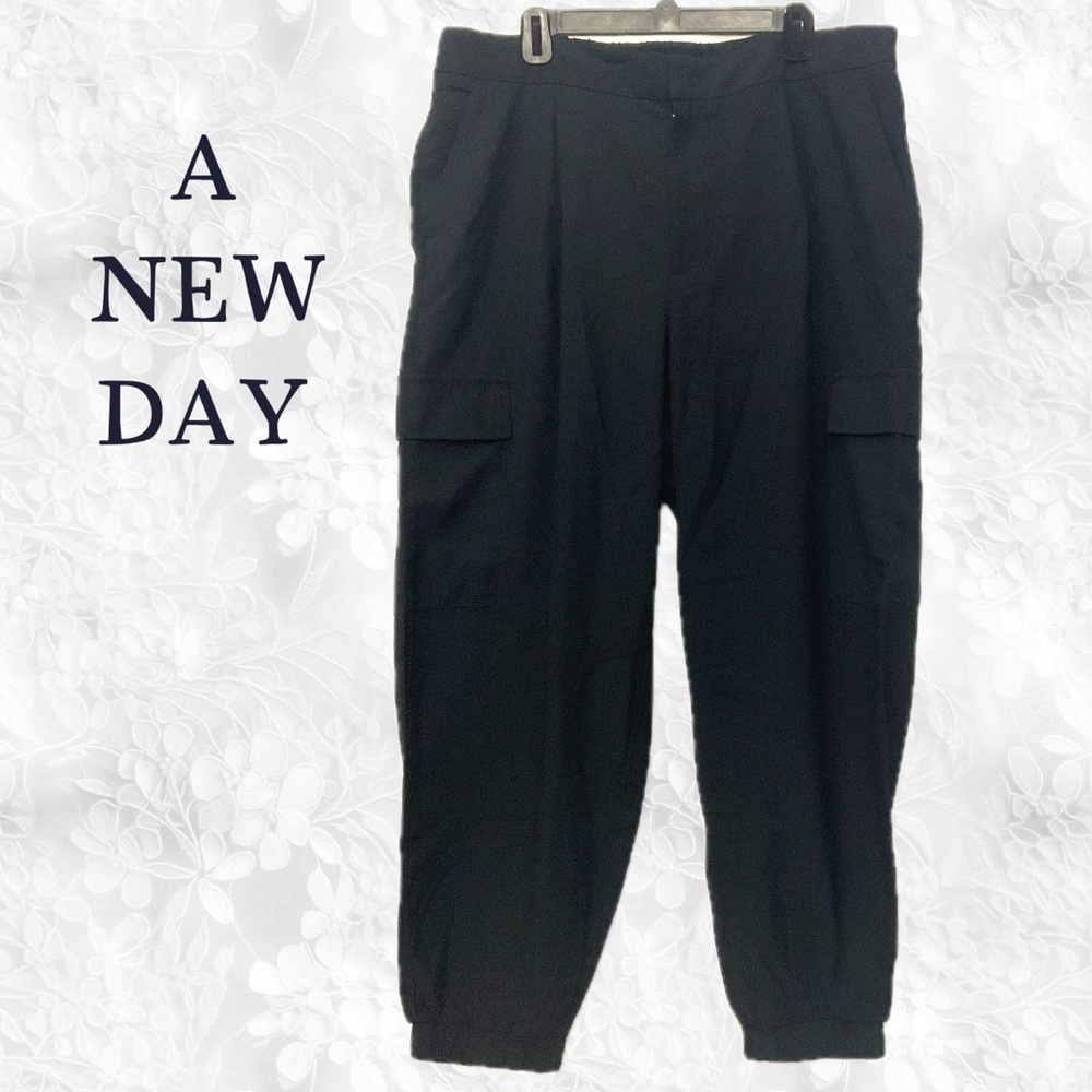 A New Day Black Cargo Pants NWOT (oversized) 19" waist, 27" inseam